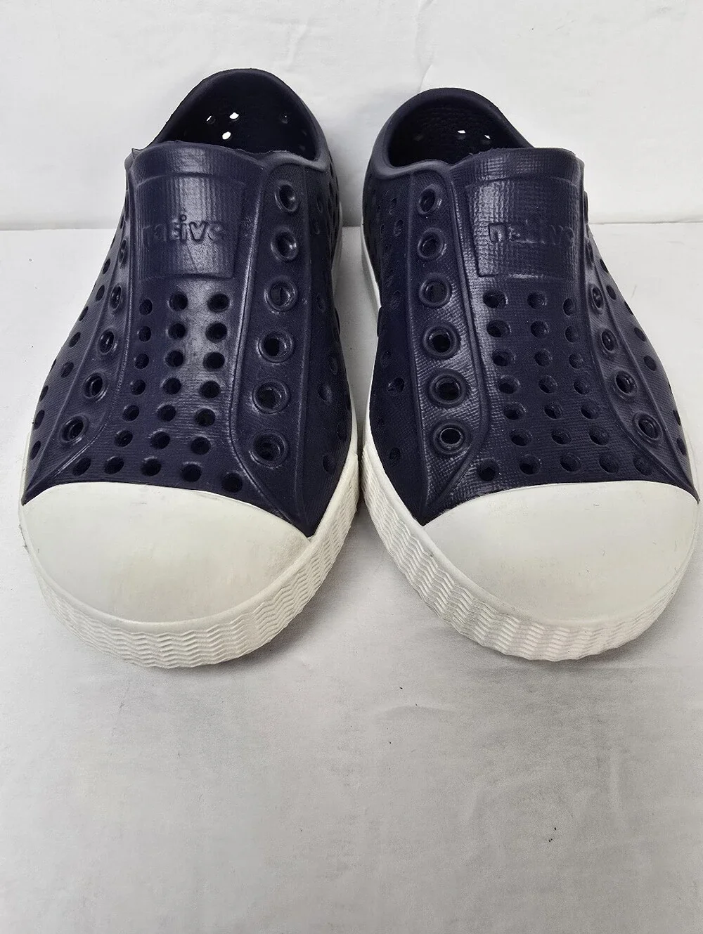 Native Kids Jefferson Navy Slip-On Water-Resistant Shoes with White Toe Size 6